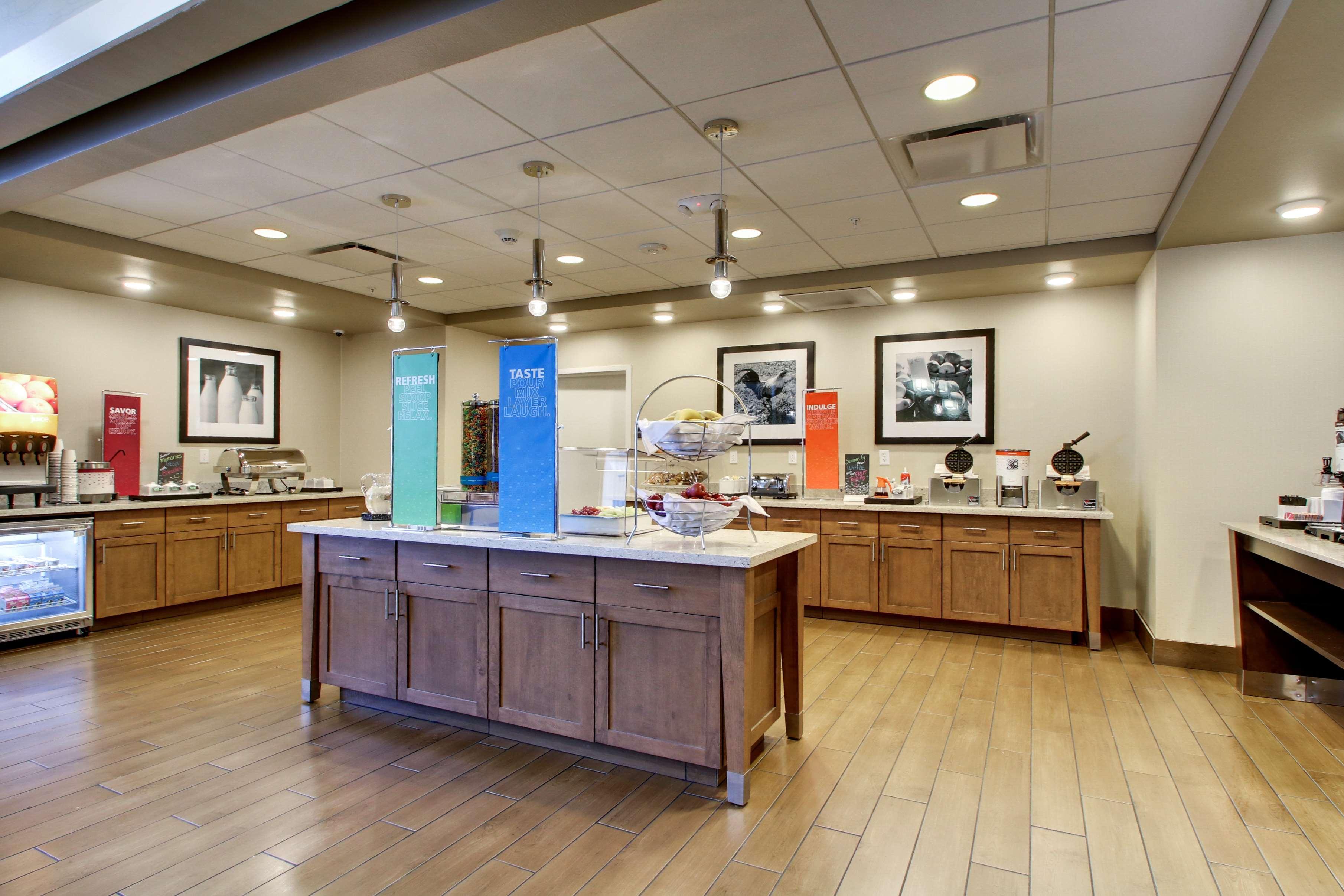 Hampton Inn & Suites Milwaukee West West Allis Dış mekan fotoğraf