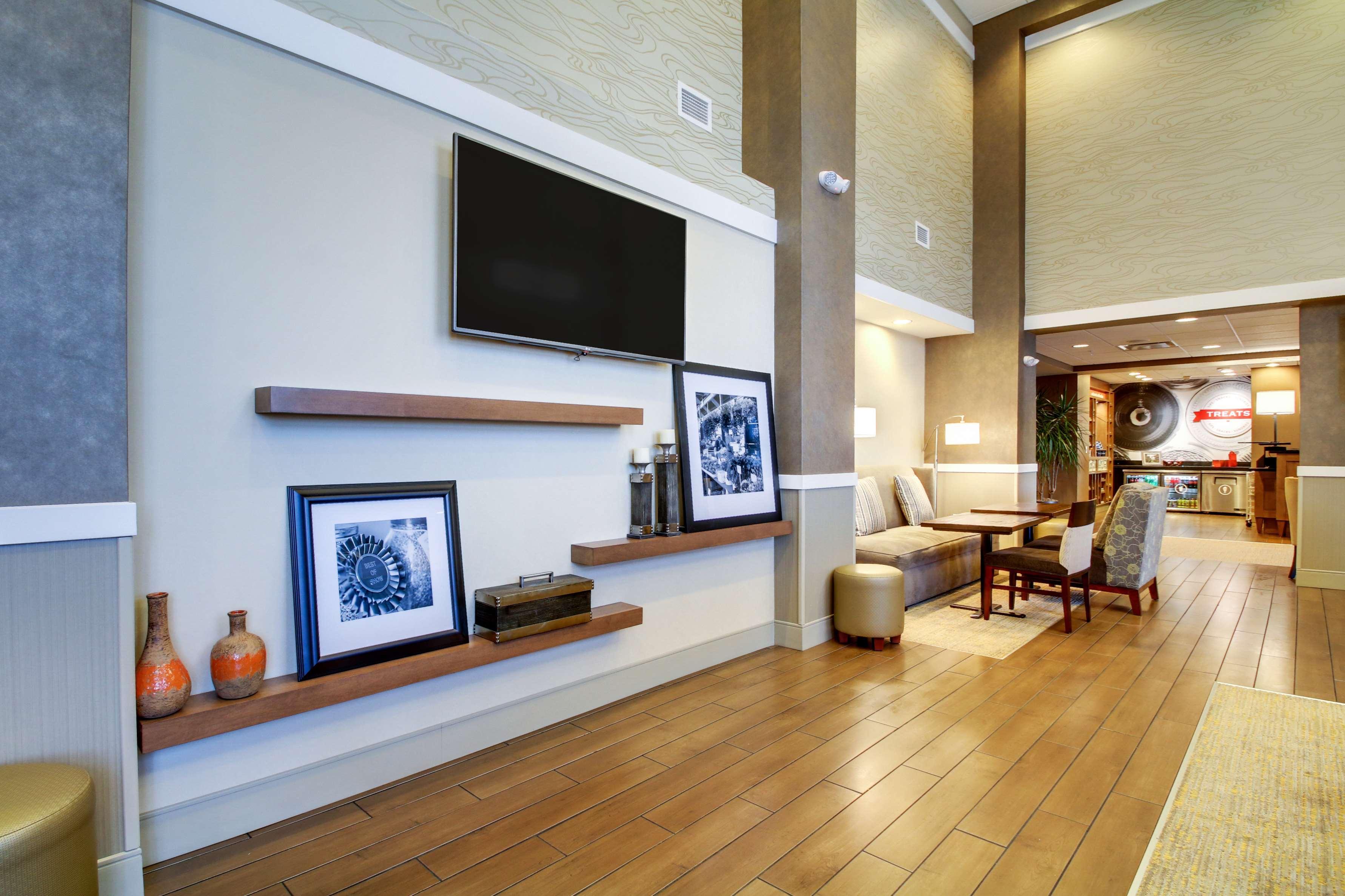 Hampton Inn & Suites Milwaukee West West Allis Dış mekan fotoğraf