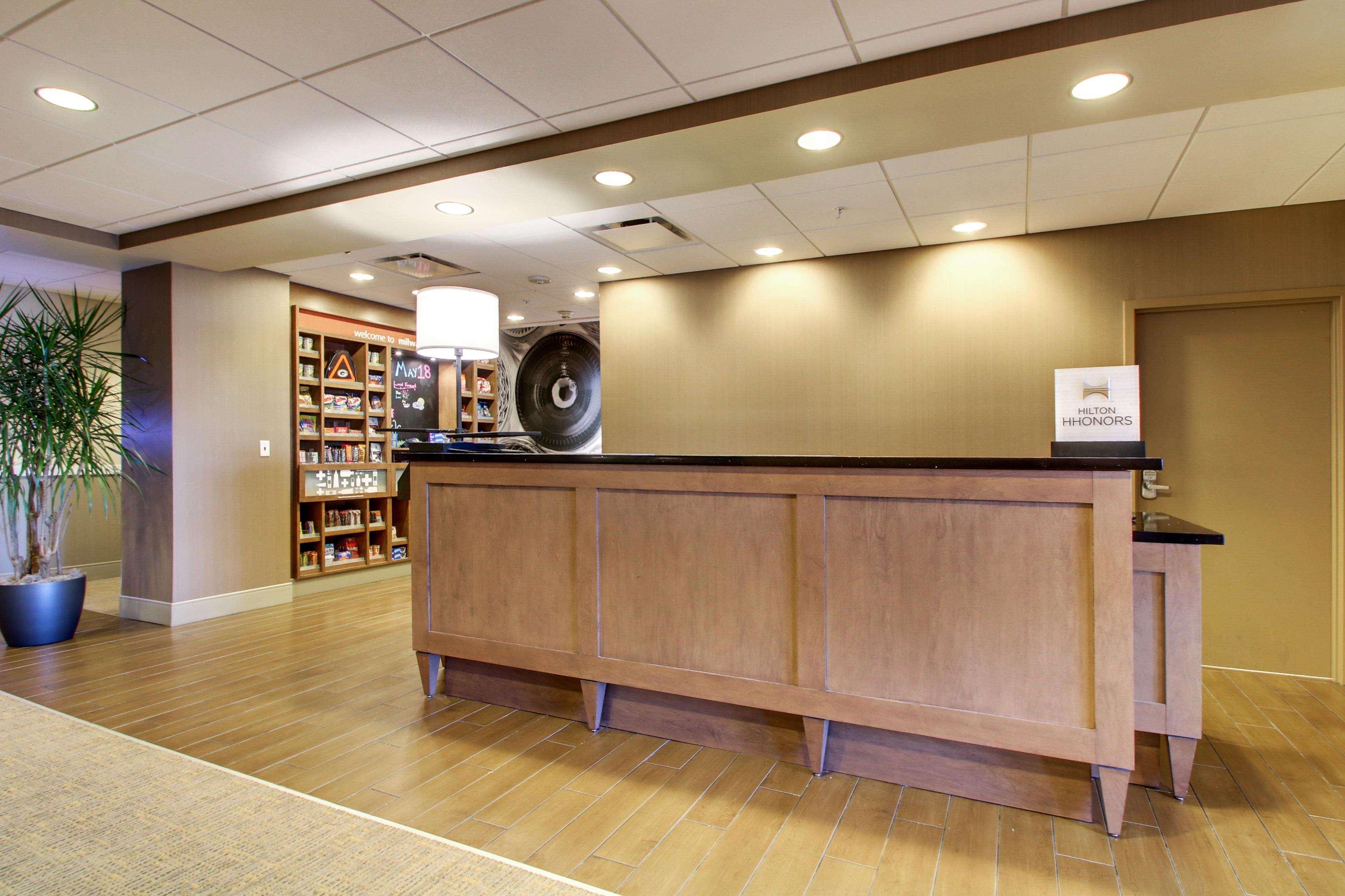 Hampton Inn & Suites Milwaukee West West Allis Dış mekan fotoğraf