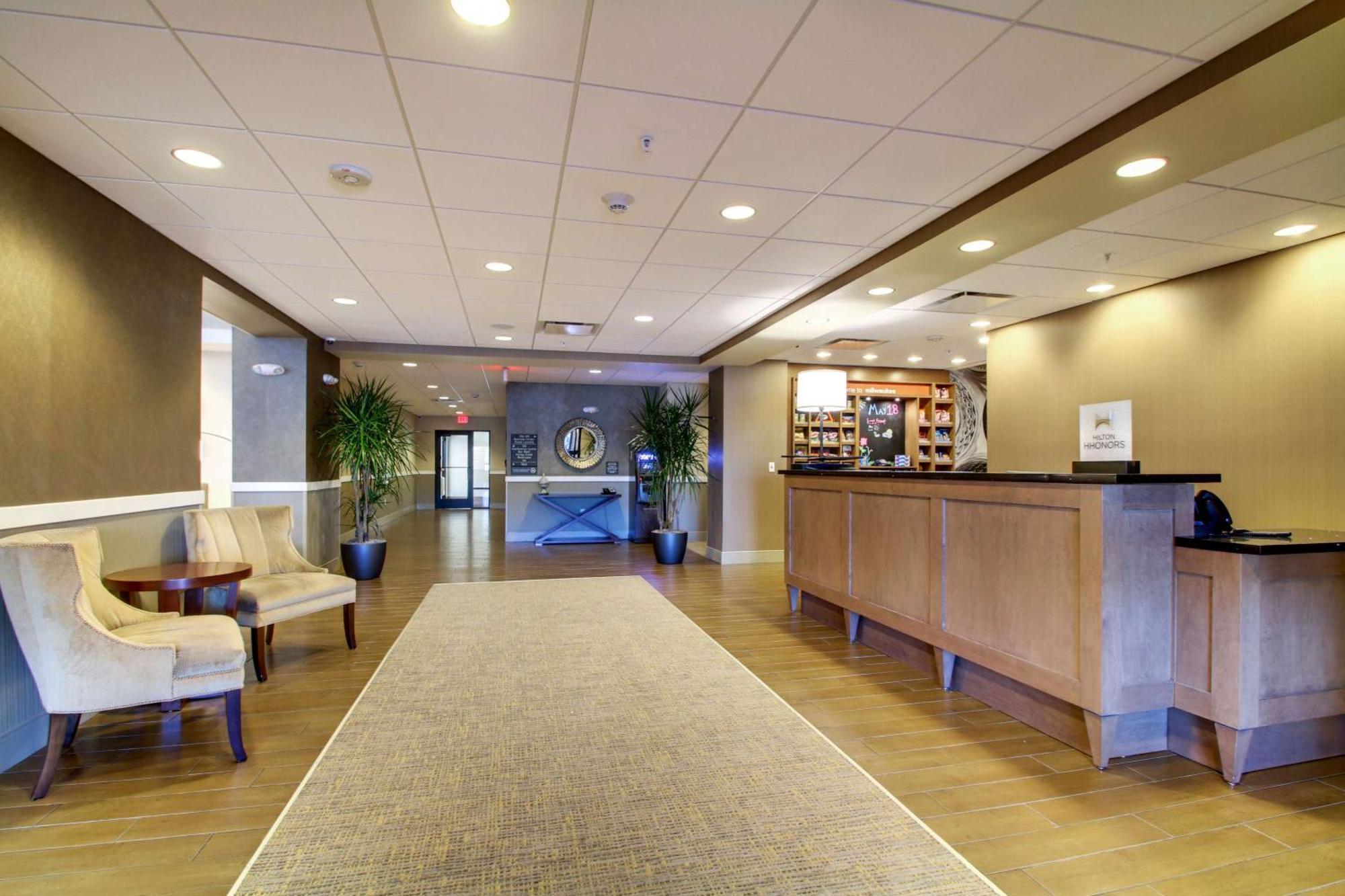 Hampton Inn & Suites Milwaukee West West Allis Dış mekan fotoğraf